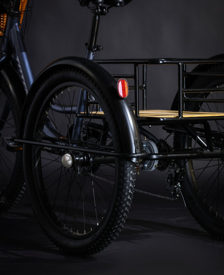 دراجة هوائية  ثلاث عجلات